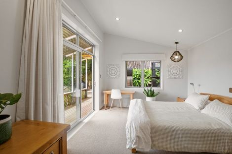 Photo of property in 142a Heta Road, Highlands Park, New Plymouth, 4312