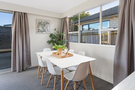 Photo of property in 30c Paynters Avenue, Strandon, New Plymouth, 4312