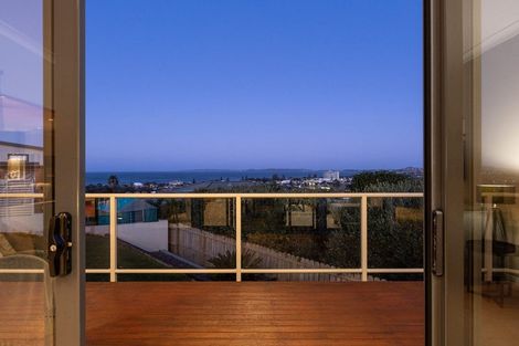 Photo of property in 10 Ascot Way, Orewa, 0931