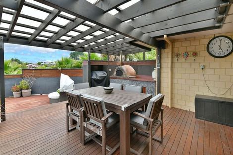 Photo of property in 8a Astrolabe Place, Gulf Harbour, Whangaparaoa, 0930
