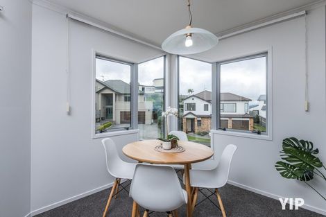 Photo of property in 75 Dress Circle, Newlands, Wellington, 6037
