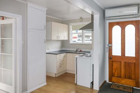 Photo of property in 8a Stamford Grove, Avalon, Lower Hutt, 5011