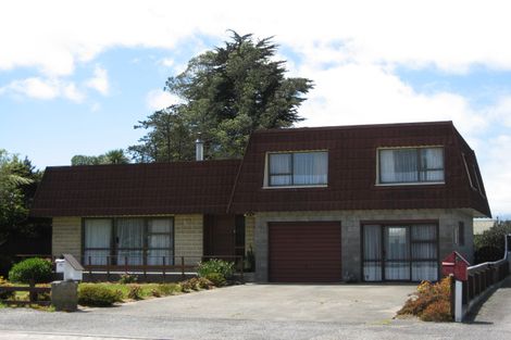 Photo of property in 77 Derby Street, Westport, 7825