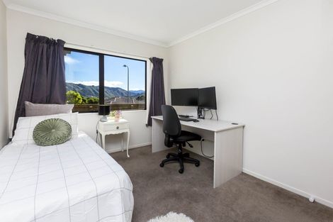 Photo of property in 50 King Charles Drive, Kingsley Heights, Upper Hutt, 5018