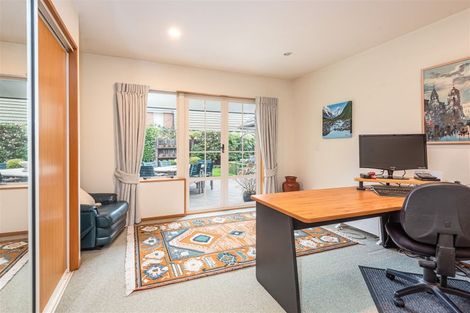 Photo of property in 7 Tavistock Place, Russley, Christchurch, 8042