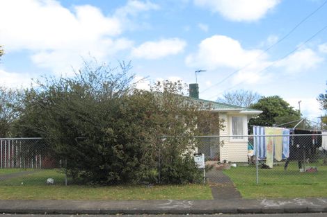 Photo of property in 1 Salas Place, Papakura, 2110