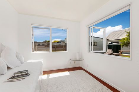 Photo of property in 10 Point Wells Road, Point Wells, Warkworth, 0986