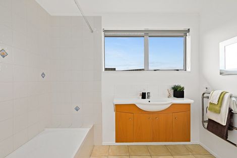 Photo of property in 29 Kendale Drive, Leigh, 0985