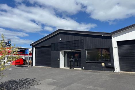 Photo of property in 1/73 Lake Road, Northcote, Auckland, 0627