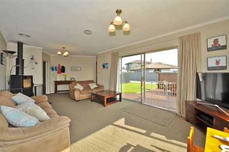 Photo of property in 15 Bidwell Place, Hillmorton, Christchurch, 8025