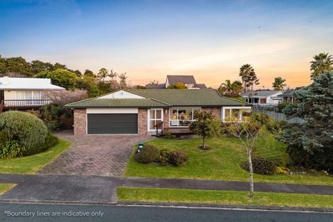 Photo of property in 13 Kuripaka Crescent, The Gardens, Auckland, 2105