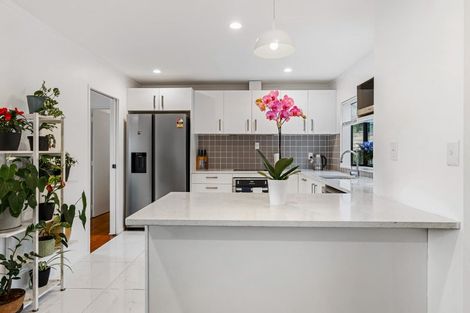 Photo of property in 88b West Harbour Drive, West Harbour, Auckland, 0618