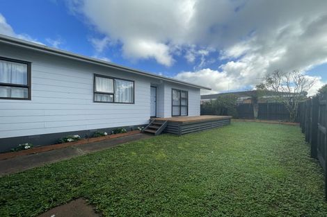 Photo of property in 1/94 Roberts Road, Te Atatu South, Auckland, 0610