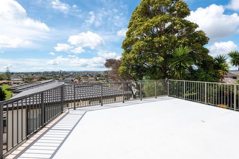 Photo of property in 68 Bradbury Road, Botany Downs, Auckland, 2010