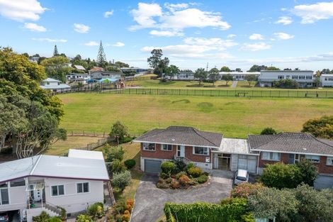 Photo of property in 1/15 Battle Place, Glenfield, Auckland, 0629