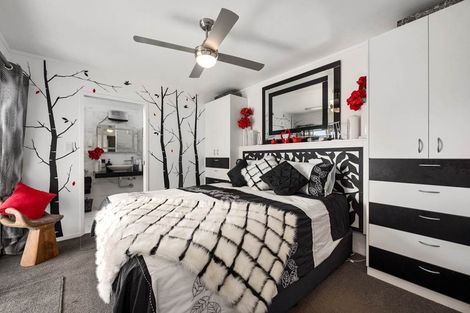 Photo of property in 4 Taitapu Street, Massey, Auckland, 0614