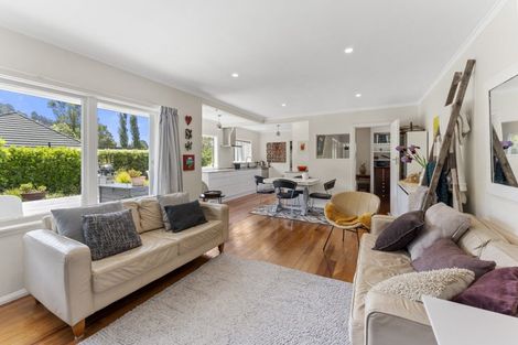 Photo of property in 33 Jocelyn Crescent, Pinehaven, Upper Hutt, 5019