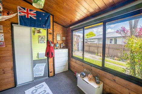 Photo of property in 17 Denver Grove, Totara Park, Upper Hutt, 5018