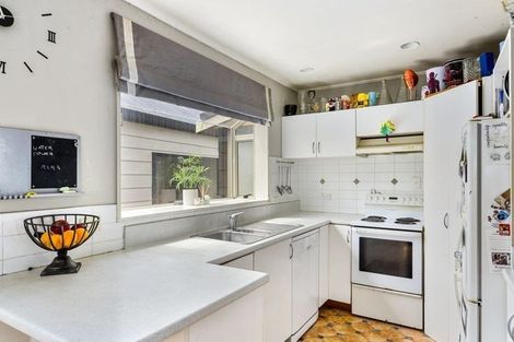Photo of property in 2/66 Birkdale Road, Birkdale, Auckland, 0626