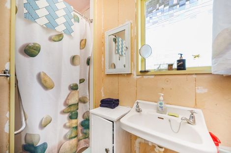 Photo of property in 34 Rhodes Drive, Kelvin Grove, Palmerston North, 4414