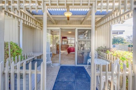 Photo of property in 10 Leewood Place, Pakuranga Heights, Auckland, 2010