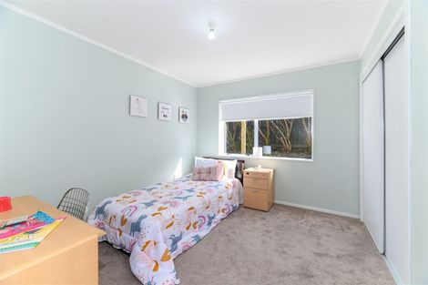Photo of property in 1 Marguerita Place, West Harbour, Auckland, 0618