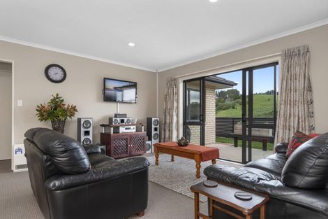 Photo of property in 3 Gina Way, Welcome Bay, Tauranga, 3112