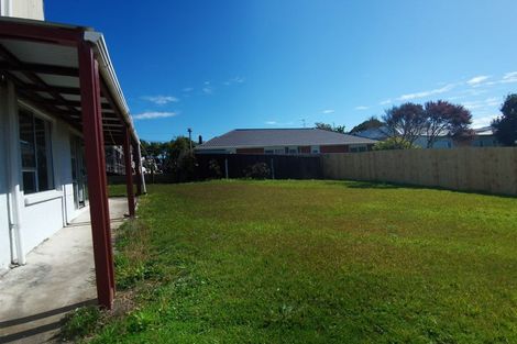 Photo of property in 51 Archibald Road, Kelston, Auckland, 0602