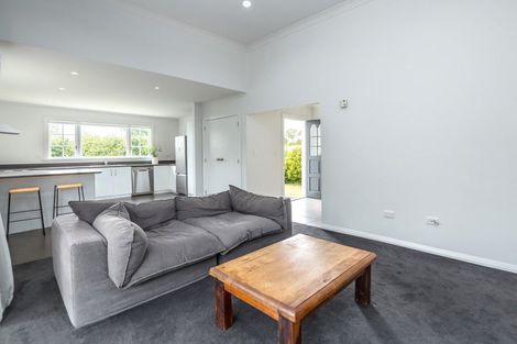 Photo of property in 10 Philip Street, Carterton, 5713