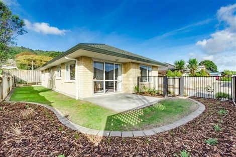 Photo of property in 1b Hemi Street, Waikanae, 5036