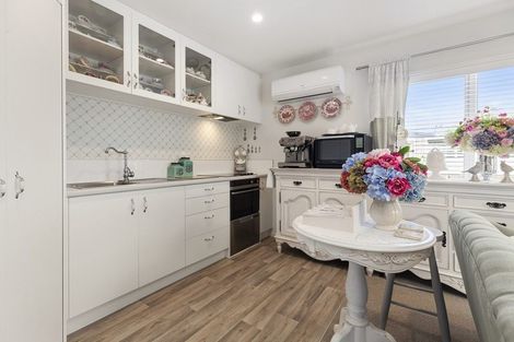 Photo of property in 11 Kamahi Crescent, Papamoa Beach, Papamoa, 3118