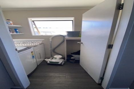 Photo of property in 69a Hartford Crescent, Totara Park, Upper Hutt, 5018