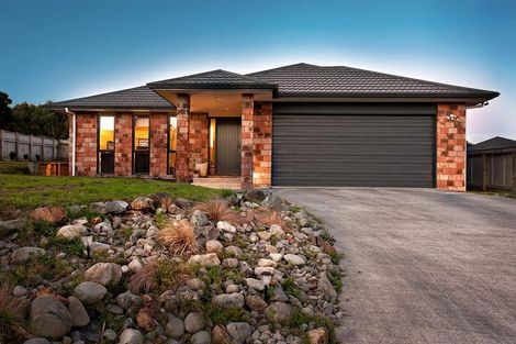 Photo of property in 1 Routeburn Avenue, Aotea, Porirua, 5024