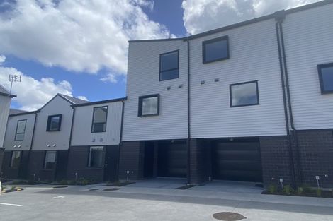 Photo of property in 8/1 Fruitvale Road, New Lynn, Auckland, 0600