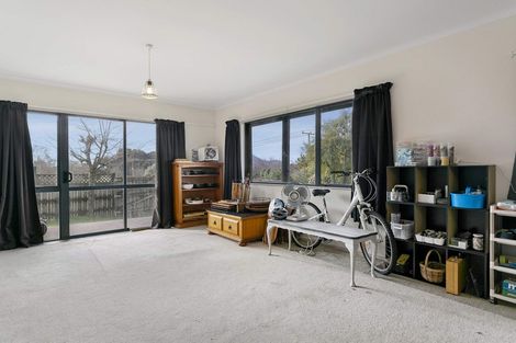Photo of property in 38 Kinder Street, Acacia Bay, Taupo, 3330