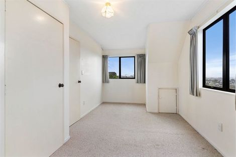 Photo of property in 1/13 Remus Place, Totara Vale, Auckland, 0629