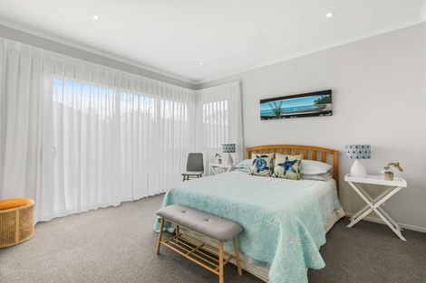 Photo of property in 1b Evans Road, Papamoa Beach, Papamoa, 3118