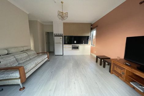 Photo of property in 24 Glenshee Place, Highland Park, Auckland, 2010