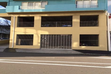 Photo of property in Endeavour Apartments, 22/125 Thorndon Quay, Pipitea, Wellington, 6011