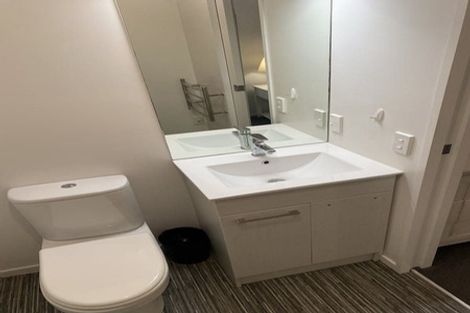 Photo of property in 5c Salmont Place, Kelburn, Wellington, 6012