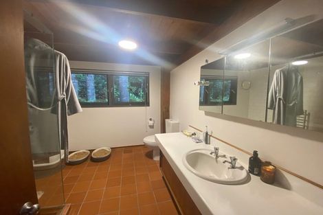 Photo of property in 52 Park Hill Road, Birkenhead, Auckland, 0626