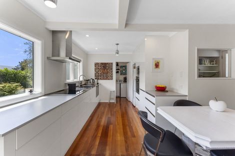 Photo of property in 33 Jocelyn Crescent, Pinehaven, Upper Hutt, 5019