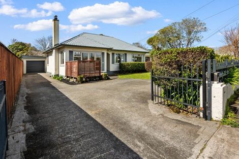 Photo of property in 121 Govett Avenue, Frankleigh Park, New Plymouth, 4310