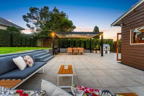 Photo of property in 30 Meadowvale Avenue, Forrest Hill, Auckland, 0620
