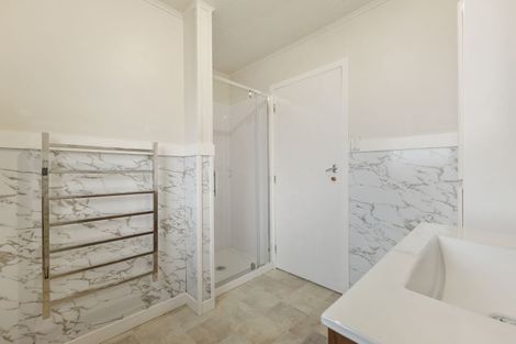 Photo of property in 92 Kayes Road, Pukekohe, 2120
