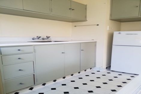 Photo of property in Churchill Flats, 213 The Terrace, Wellington Central, Wellington, 6011