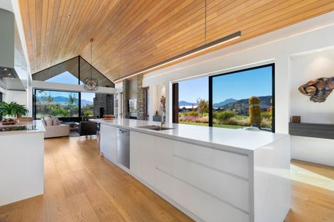 Photo of property in 14 Deans Drive, Wanaka, 9305