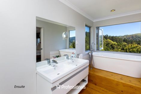 Photo of property in 39 Sylvan Way, Silverstream, Upper Hutt, 5019