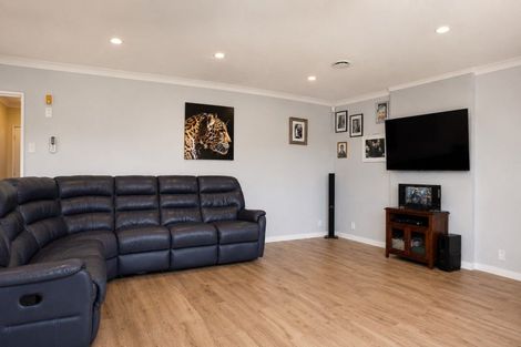 Photo of property in 77 Avondale Road, Taradale, Napier, 4112