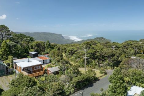 Photo of property in 38 Te Ahuahu Road, Piha, New Lynn, 0772